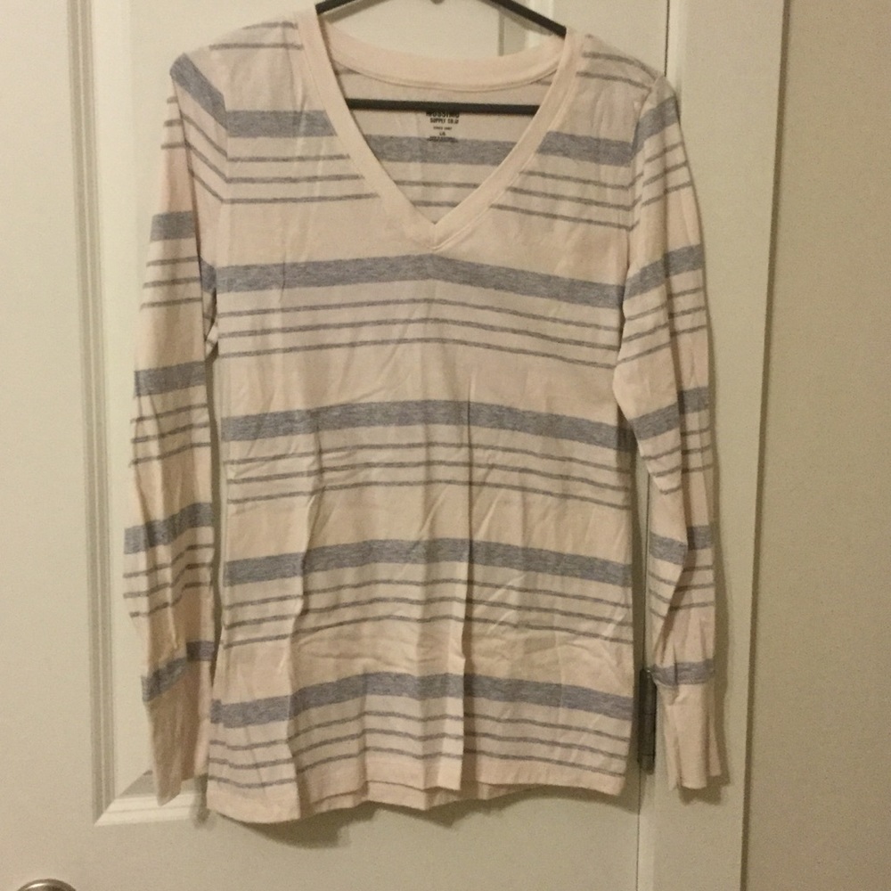 LS grey/white shirt